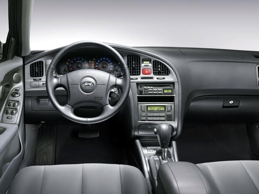  Hyundai Elantra Sedan 2000 года  (фото 2 из 6)